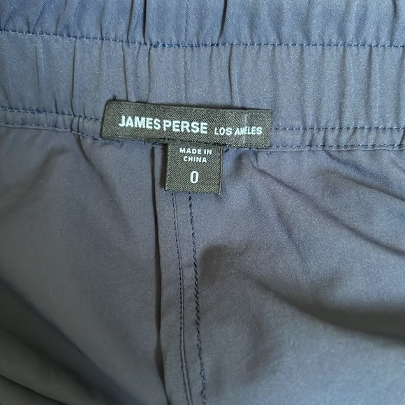 James Perse- Navy flowy lightweight Japanese Poly fabric pull-on pant - Picture 8 of 8